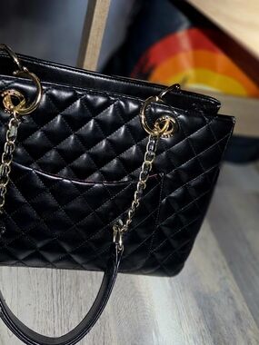 Classic Quilted Black Chain-Handle Tote - Designer Style